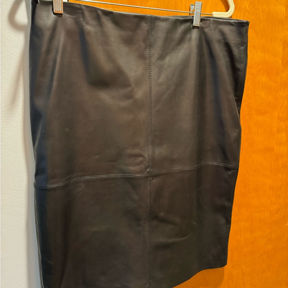 Classic Black Leather Pencil Skirt